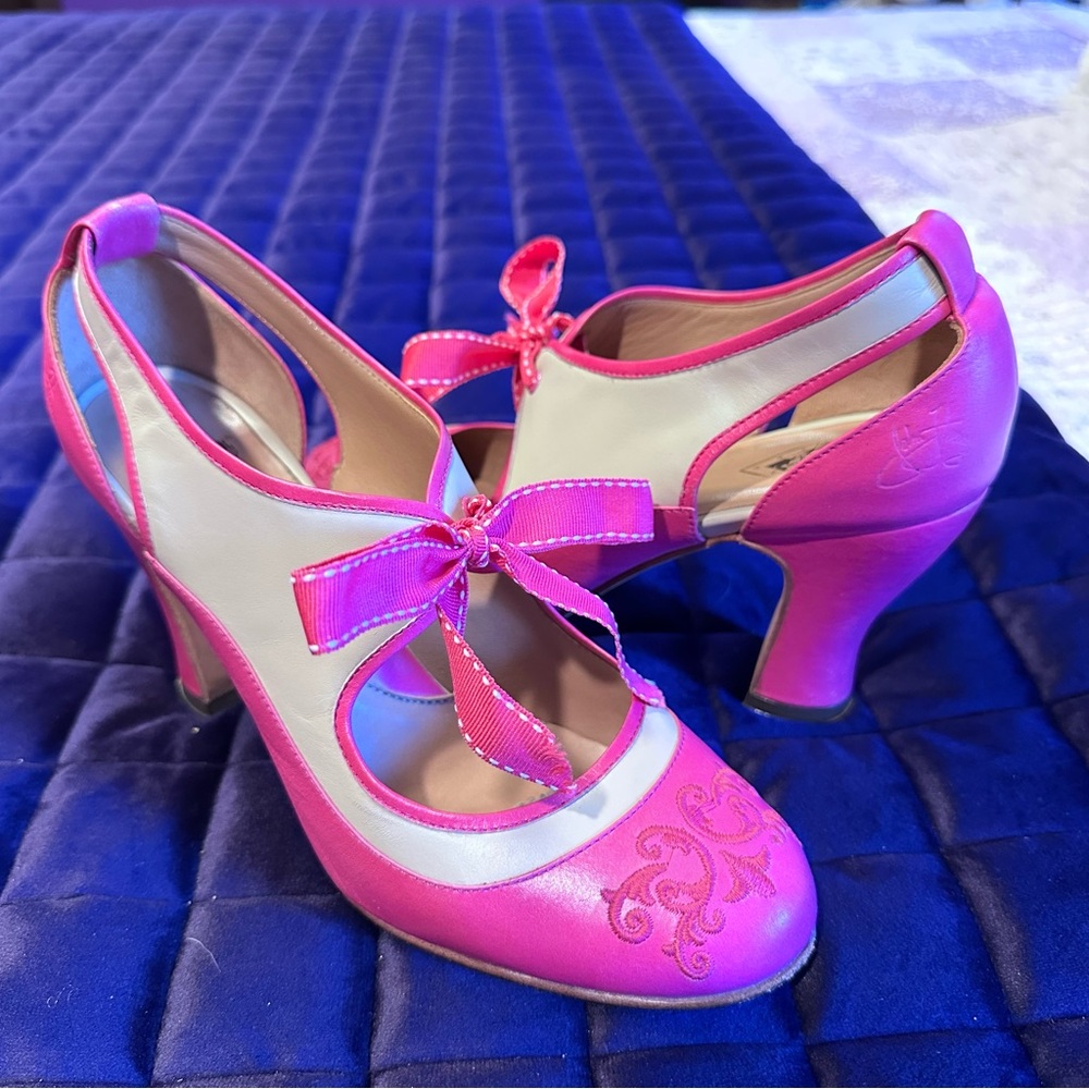 Fluevog Miracles Revelation Vintage Lace-Up Mary Jane Heel in Pink/Beige 💗